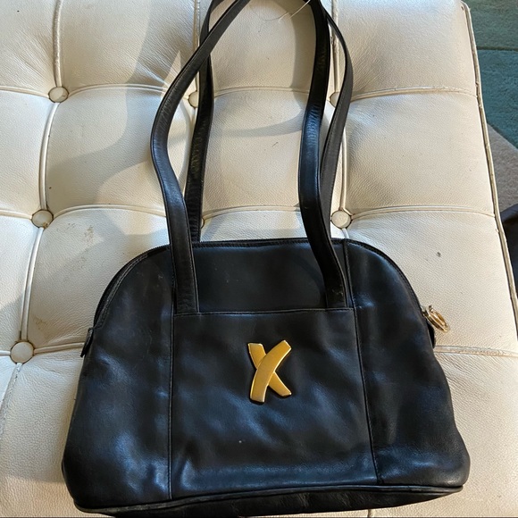Paloma Picasso Handbags - Paloma Picasso handbag black leather made in Italy 🇮🇹 vintage good condition
